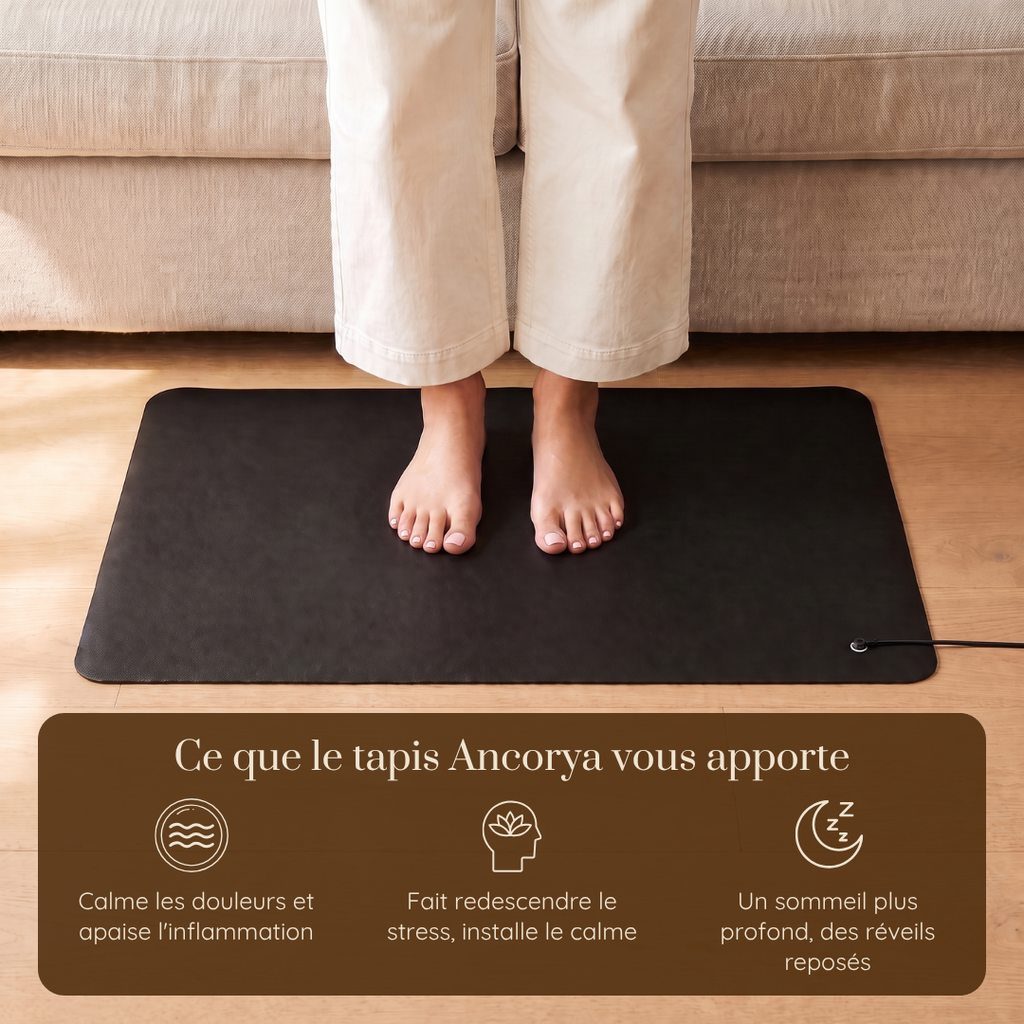 Pieds nus sur le tapis de mise à la terre Ancorya : calme les douleurs, fait redescendre le stress, sommeil plus profond